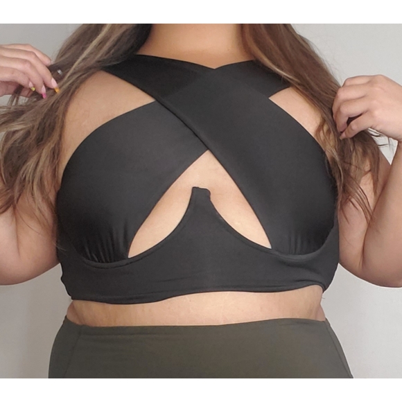 Tik tok famous criss cross halter top - Picture 2 of 3